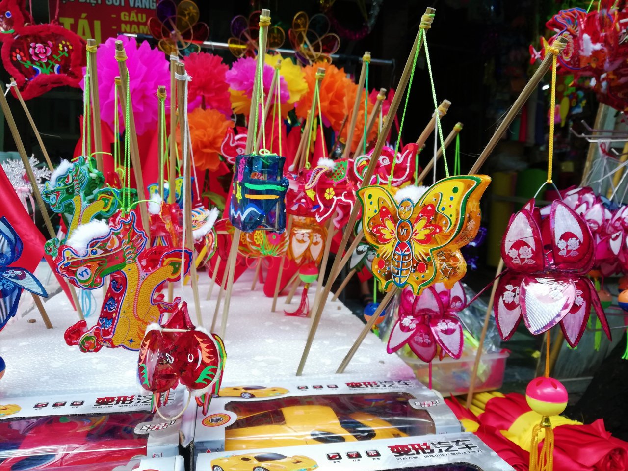 pho-hang-ma-mua-trung-thu-do-choi-truyen-thong-len-ngoi