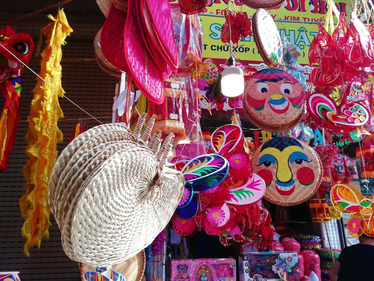 pho-hang-ma-mua-trung-thu-do-choi-truyen-thong-len-ngoi