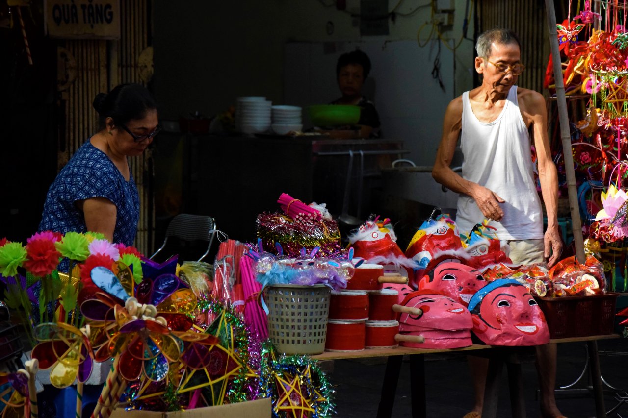 pho-hang-ma-mua-trung-thu-do-choi-truyen-thong-len-ngoi
