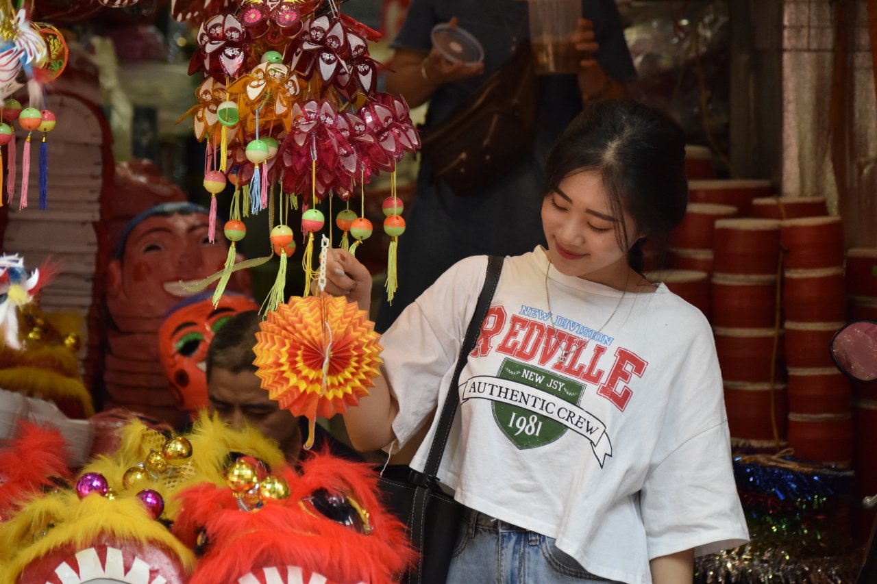pho-hang-ma-mua-trung-thu-do-choi-truyen-thong-len-ngoi