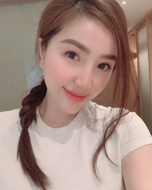 Bảo Anh đăng ảnh selfie trẻ trung, tâm sự về tuổi tác: