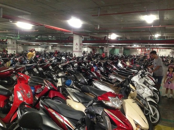 Ngày đầu nghỉ lễ 2/9: Siêu thị đông ngẹt, thực phẩm nhảy giá