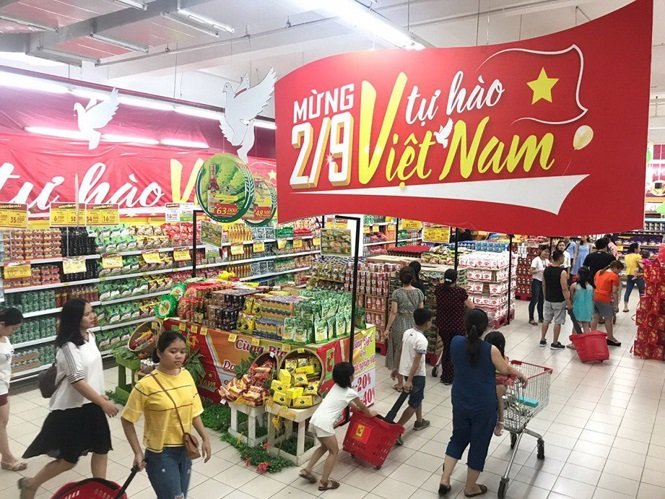 Ngày đầu nghỉ lễ 2/9: Siêu thị đông ngẹt, thực phẩm nhảy giá