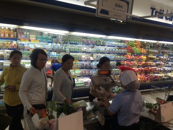 Ngày đầu nghỉ lễ 2/9: Siêu thị đông ngẹt, thực phẩm nhảy giá