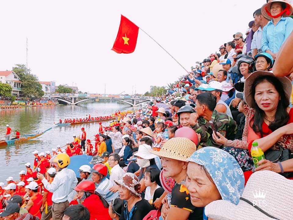 soi-noi-le-hoi-dua-thuyen-truyen-thong-mung-le-quoc-khanh