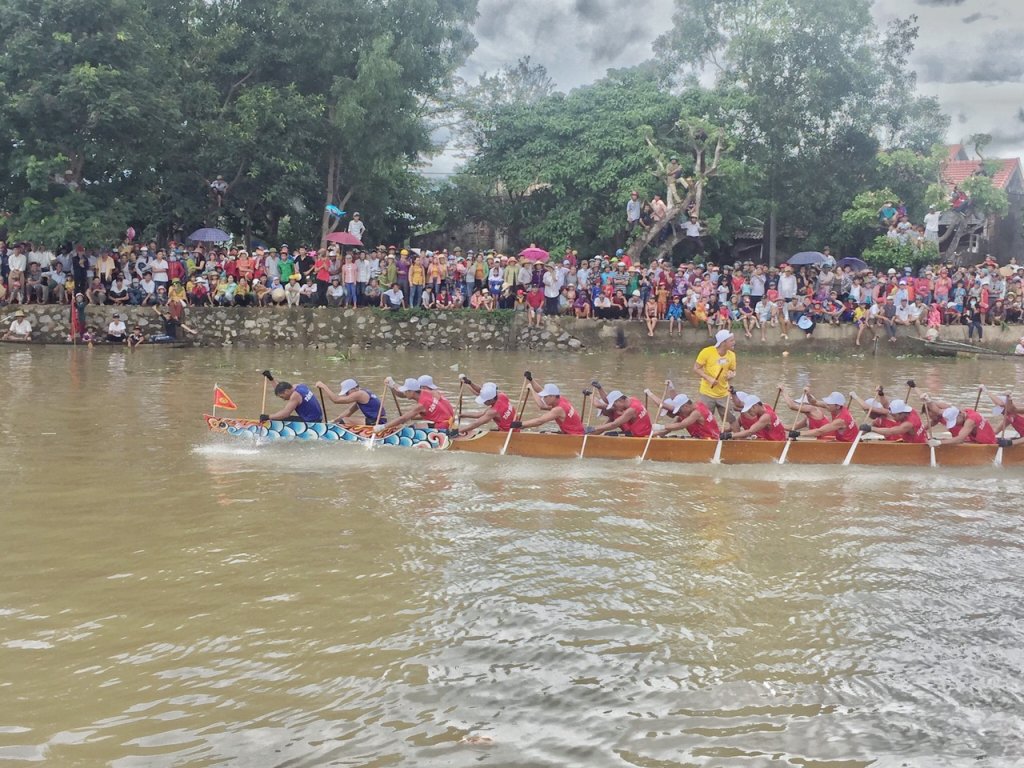 soi-noi-le-hoi-dua-thuyen-truyen-thong-mung-le-quoc-khanh
