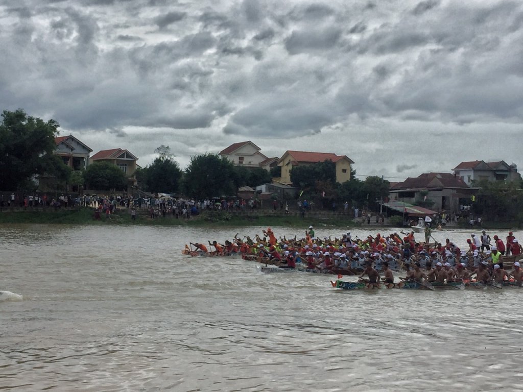 soi-noi-le-hoi-dua-thuyen-truyen-thong-mung-le-quoc-khanh