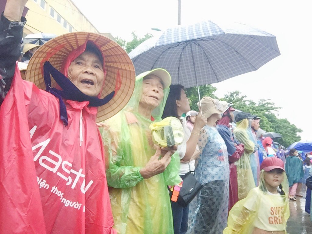 soi-noi-le-hoi-dua-thuyen-truyen-thong-mung-le-quoc-khanh