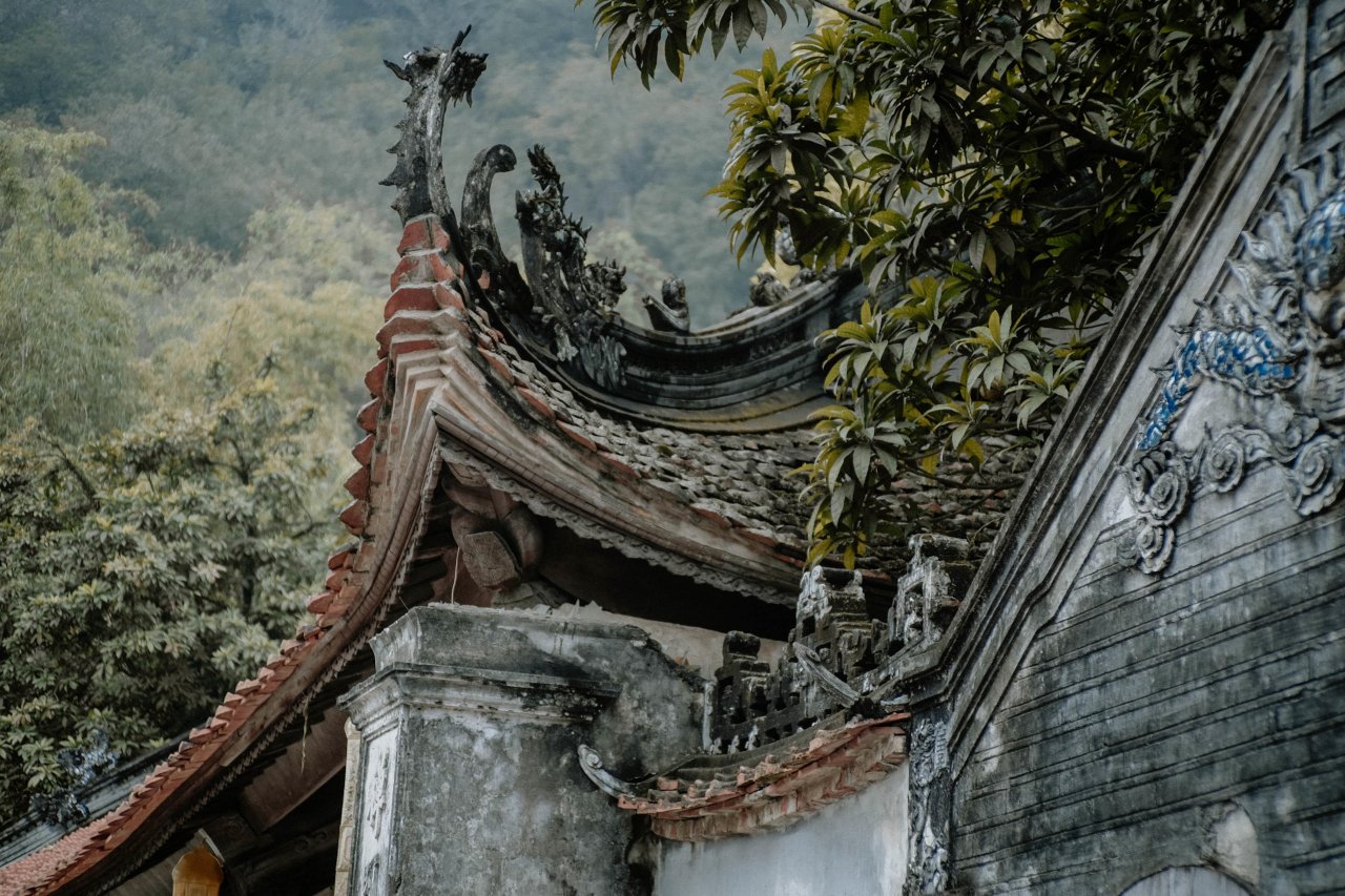 Vẻ đẹp thâm nghiêm, thanh tịnh ở 2 ngôi chùa cổ nổi tiếng Hà Nội