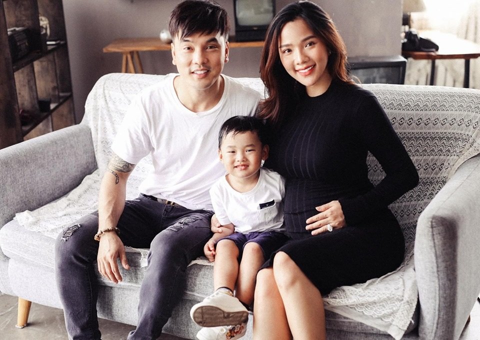 Kim Cương cùng Ưng Hoàng Phúc thực hiện bộ ảnh kỷ niệm trong những ngày cuối thai kỳ.