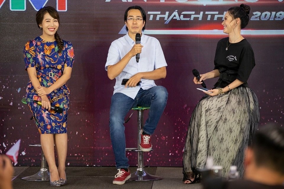 MC Minh Hà đảm nhận việc dẫn dắt các phần khác trong sự kiện. 