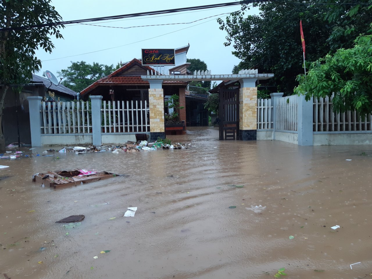 nhieu-truong-hoc-o-tinh-quang-tri-co-the-hoan-khai-giang-do-mua-lu