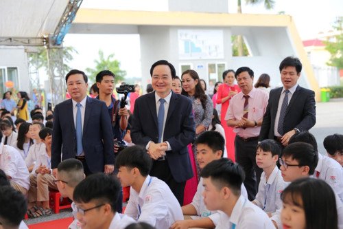 hon-22-trieu-hoc-sinh-ca-nuoc-chinh-thuc-buoc-vao-nam-hoc-moi