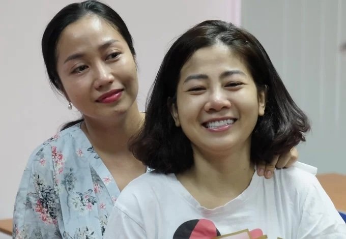 Vừa qua, Ốc Thanh Vân chia sẻ tình hình bệnh của Mai Phương khiến fan lo lắng. Đáng chú ý, phía dưới phần bình luận, Phùng Ngọc Huy - bạn trai cũ của Mai Phương, bố đẻ của con gái Mai Phương - lại hỏi thăm: 