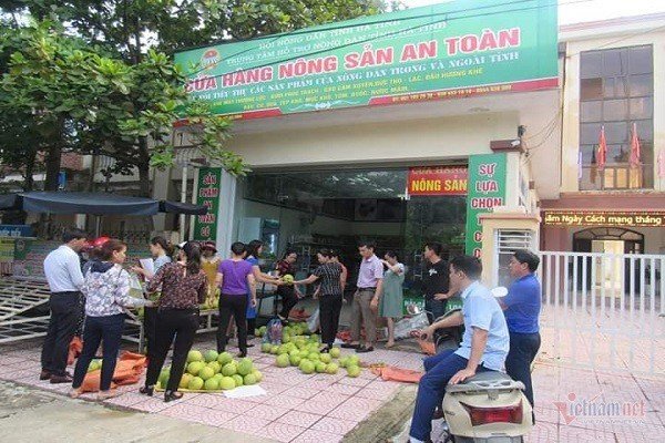 mot-ngay-ban-van-qua-buoi-can-bo-ha-tinh-muot-mo-hoi-lam-shipper