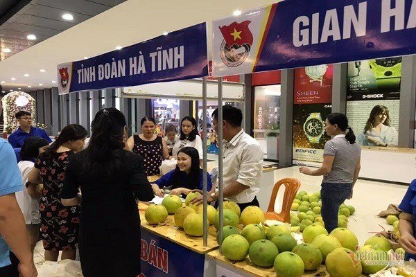 mot-ngay-ban-van-qua-buoi-can-bo-ha-tinh-muot-mo-hoi-lam-shipper