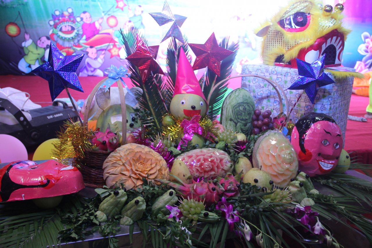 trung-thu-som-cua-nhung-em-be-dau-troc