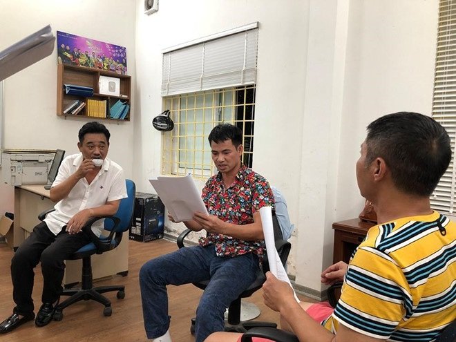 Hình ảnh Quốc Khánh, Xuân Bắc, Công Lý... say sưa tập luyện khiến nhiều người cho rằng các nghệ sĩ đang tập luyện cho chương trình Táo quân 2020 dù hiện tại mới là tháng 9. Tuy nhiên, Công Lý tiết lộ nhóm nghệ sĩ Táo Quân được mời sang Cộng hòa Czech vào cuối tháng 9 để biểu diễn. Đây là buổi tập cho chương trình biểu diễn Táo Quân ở châu Âu sắp tới.