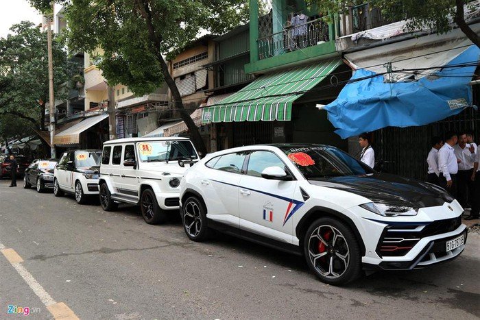 soi-lamborghini-urus-do-mansory-doc-nhat-cua-minh-nhua
