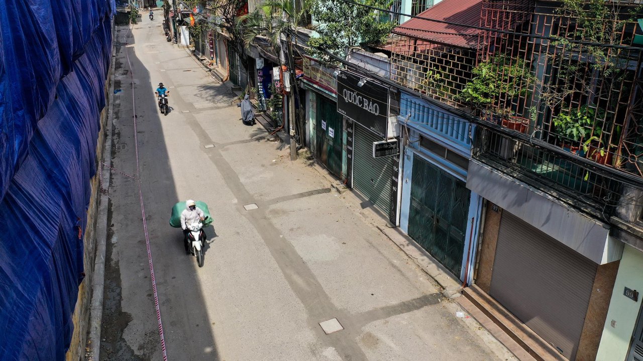 Khu phố đìu hiu sau vụ cháy nhà máy Rạng Đông.