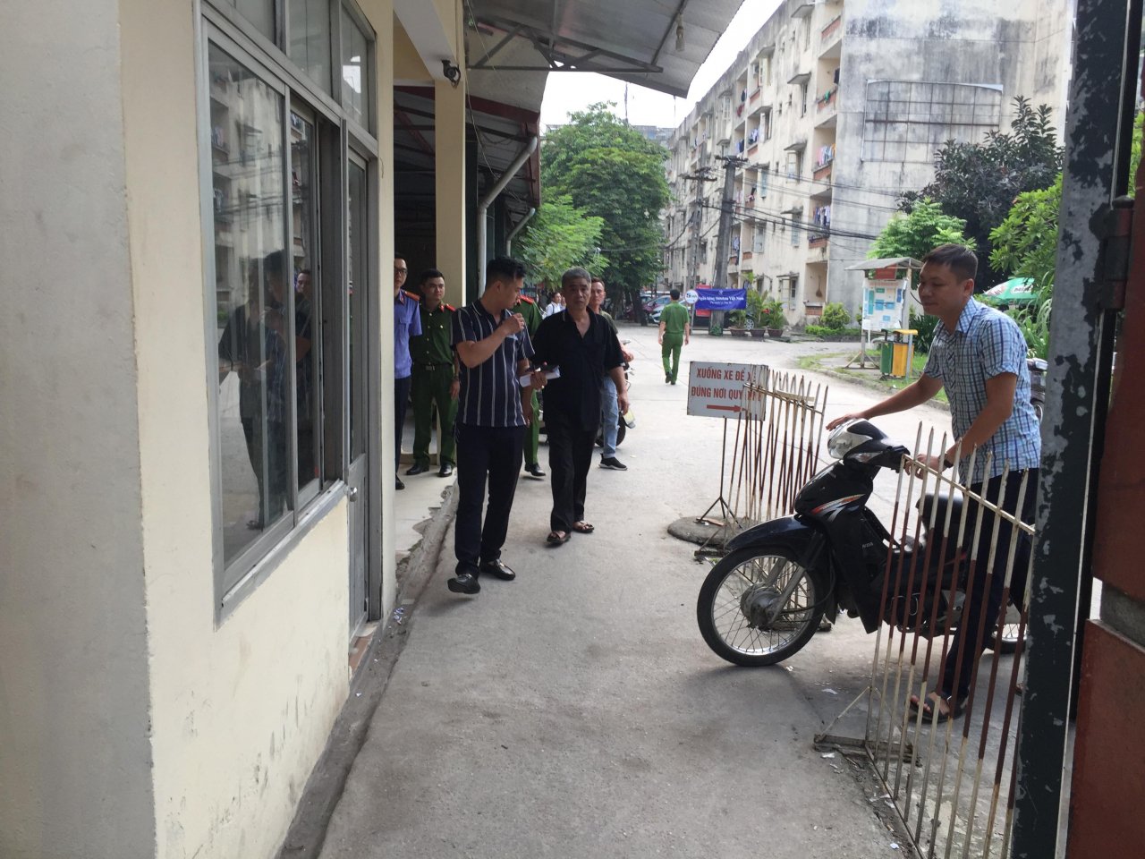 tiep-tuc-thuc-nghiem-hien-truong-vu-be-trai-tu-vong-tren-xe-dua-don-truong-gateway