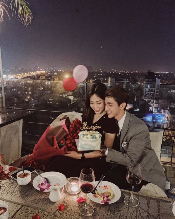 'Đi quay về muộn, vẫn cố gắng qua nhà ôm Phương Nga một cái rồi mới về'