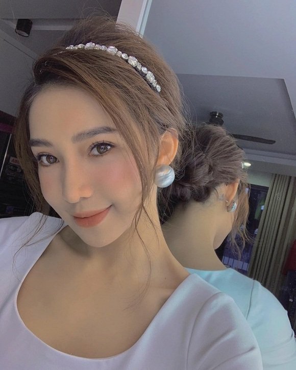 Lưu Đê Ly khoe nhan sắc sau khi phẫu thuật thẩm mỹ kèm triết lý: