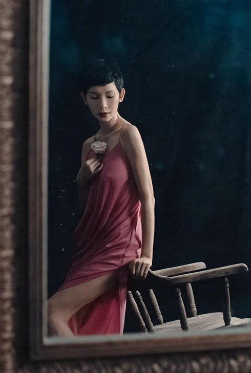 Siêu mẫu Việt yêu nhầm người đồng tính chụp ảnh sexy, trải lòng ở tuổi 40