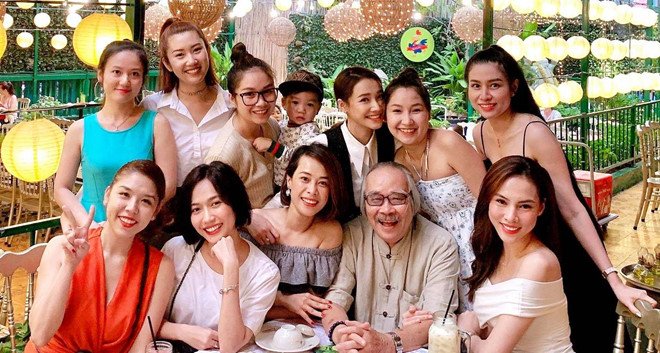 Diệu Nhi đăng ảnh họp lớp, tiết lộ học cùng Nhã Phương và Thúy Ngân