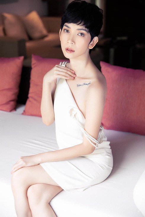 Siêu mẫu Việt yêu nhầm người đồng tính chụp ảnh sexy, trải lòng ở tuổi 40