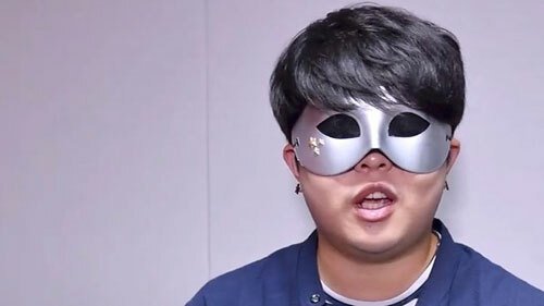 Cú đập bàn thay đổi số phận chàng trai đồng tính Hàn Quốc