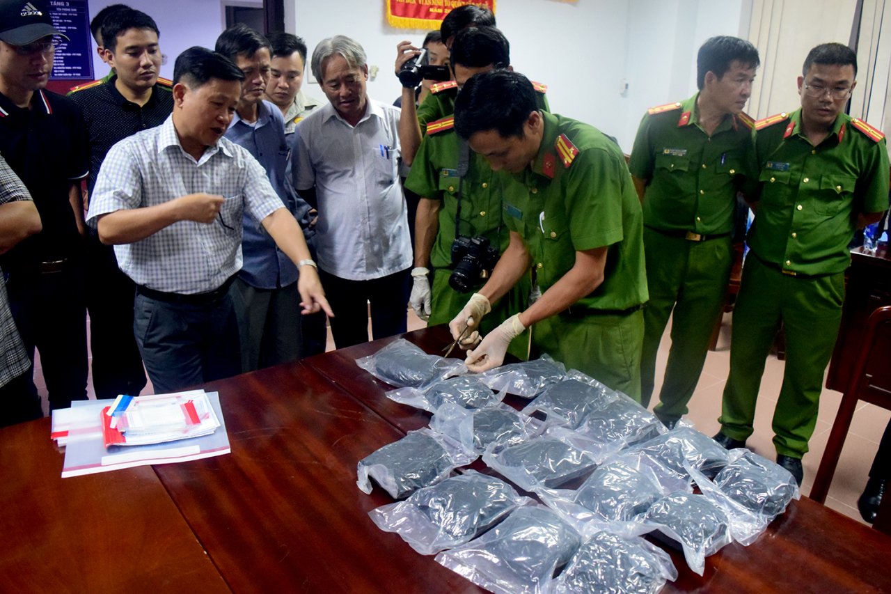 chum-anh-pha-duong-day-van-chuyen-ma-tuy-thu-giu-hon-30-ngan-vien-ma-tuy-tong-hop
