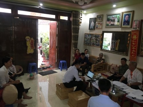 Người dân khóc vì bị bồi thường đất giá 0 đồng