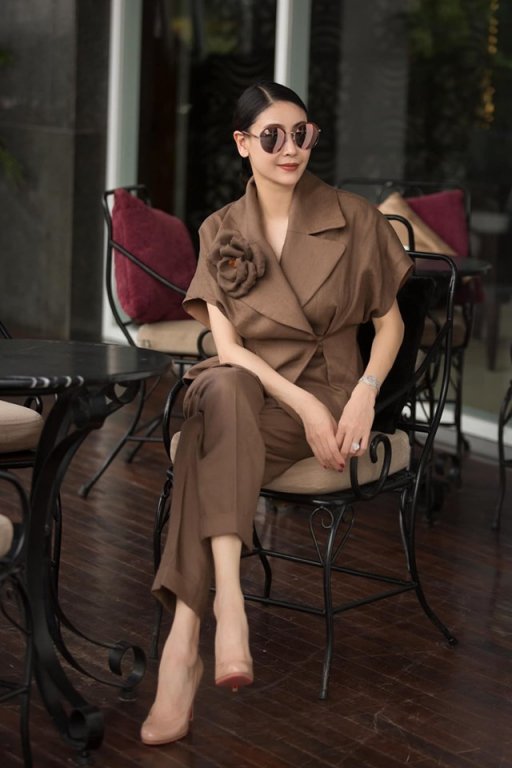 Hoa hậu có xuất thân khủng nhất Việt Nam: Cuộc đời long đong lận đận, trải qua sóng gió mới tìm thấy hạnh phúc - Ảnh 5. Cuộc đời long đong lận đận, trải qua sóng gió mới tìm thấy hạnh phúc