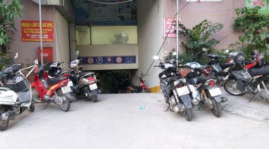 Khu vực hầm để xe của cư dân bị quá tải.