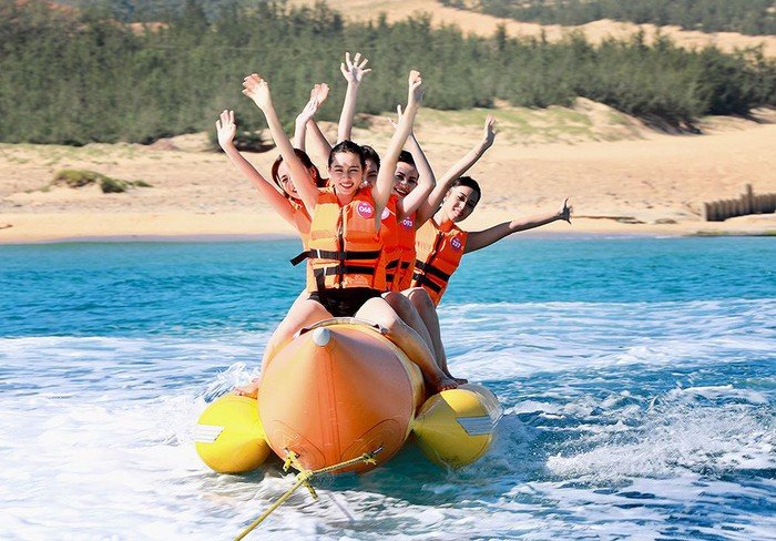 bat-nhip-xu-huong-bleisure-flc-hotels-resorts-hut-khach-voi-goi-hoi-hop-moi