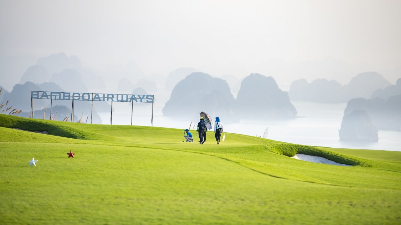 bat-nhip-xu-huong-bleisure-flc-hotels-resorts-hut-khach-voi-goi-hoi-hop-moi