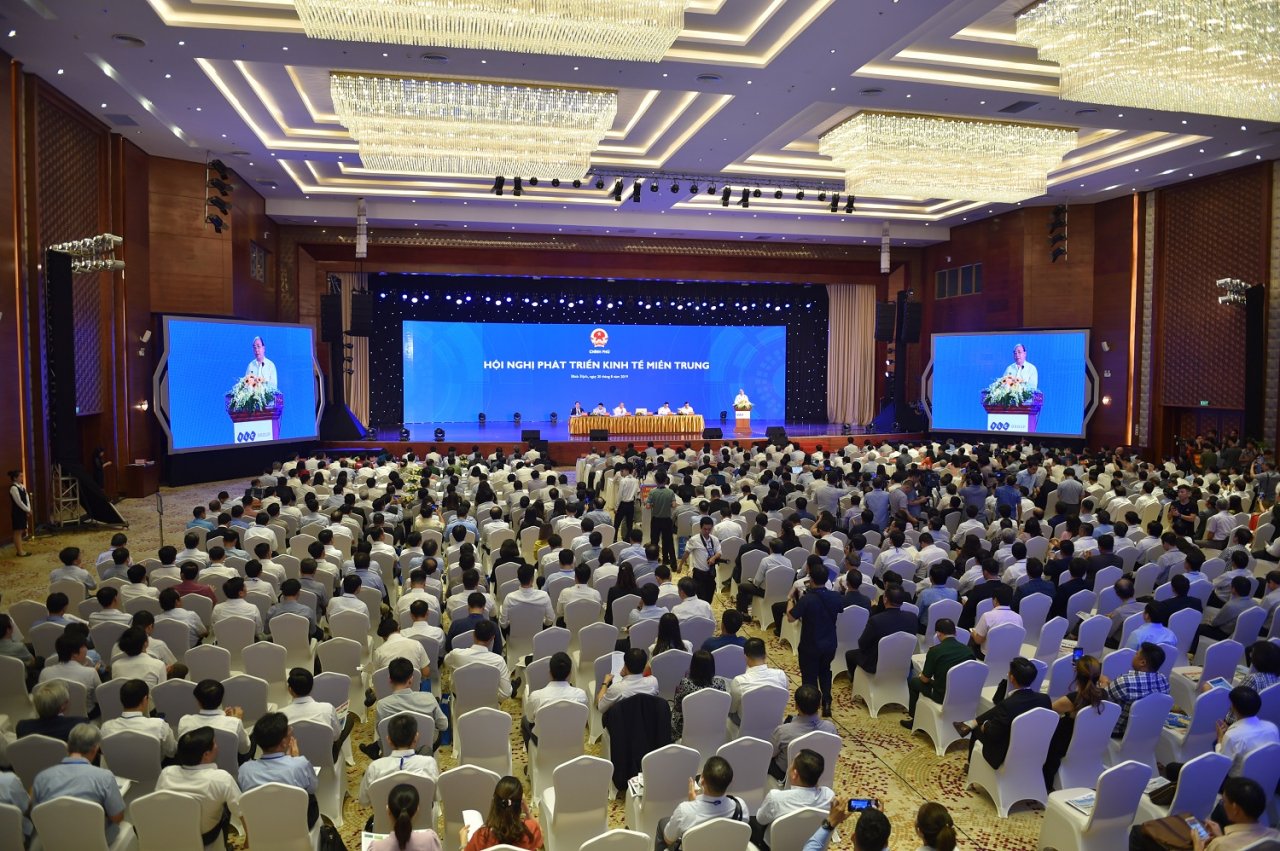 bat-nhip-xu-huong-bleisure-flc-hotels-resorts-hut-khach-voi-goi-hoi-hop-moi