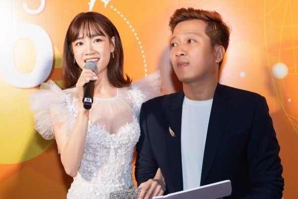 Thỉnh thoảng, Trường Giang và Nhã Phương lại xuất hiện cùng nhau trong sự kiện. Nói về ông xã, nữ diễn viên 29 tuổi cho biết: