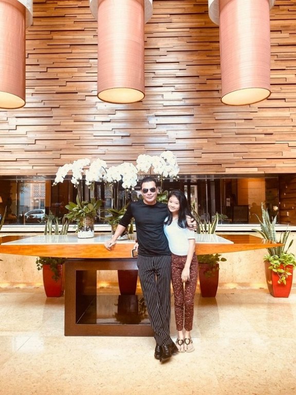 Trần Bảo Sơn dành thời gian bên con gái vào ngày cuối tuần.