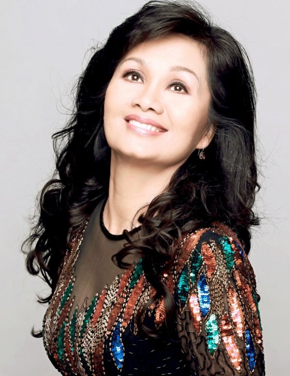 vo-cu-dap-tra-gay-gat-khi-mc-thanh-bach-noi-ly-do-ly-hon-tiet-lo-bi-tro-thanh-o-sin-chuyen-nghiep