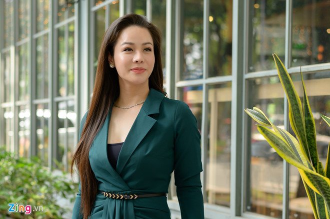 Nhật Kim Anh ngủ vạ vật, bị bầm dập ở hậu trường phim