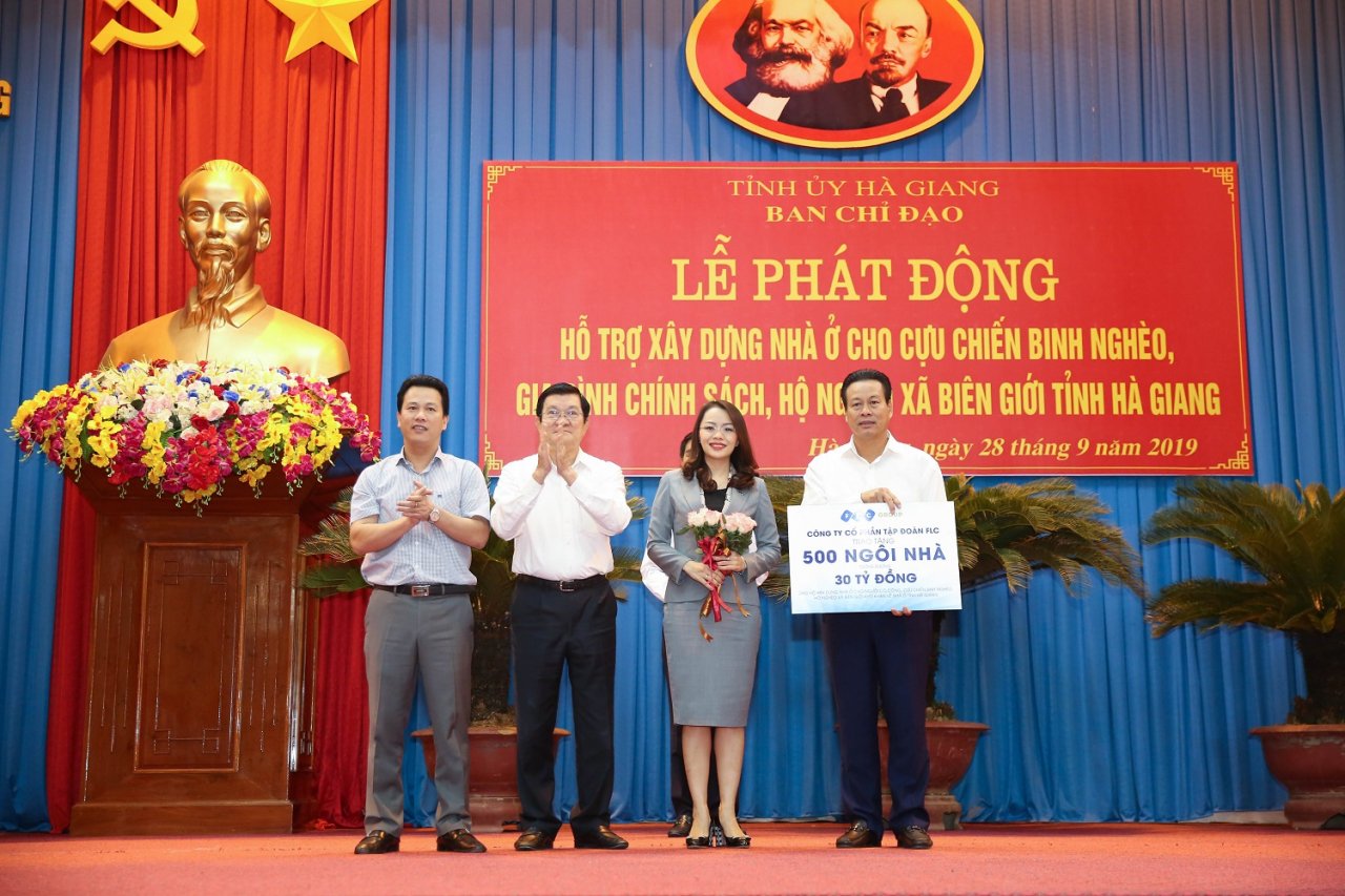 tap-doan-flc-trao-tang-30-ty-dong-xay-dung-nha-o-cho-nguoi-ngheo-vung-bien-gioi-ha-giang