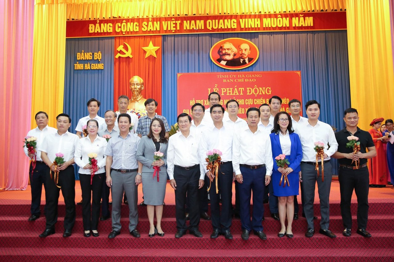 tap-doan-flc-trao-tang-30-ty-dong-xay-dung-nha-o-cho-nguoi-ngheo-vung-bien-gioi-ha-giang