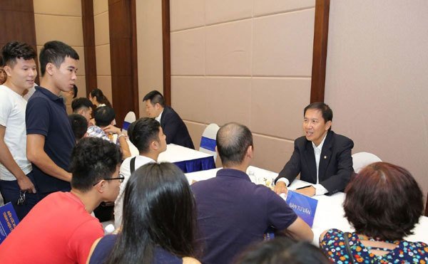 Cơ trưởng kỳ cựu khuyên giới trẻ tự tin dấn bước chinh phục bầu trời