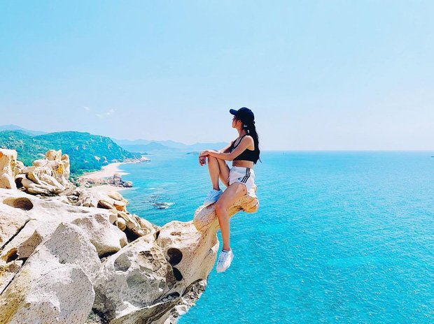 Ninh Thuận xuất hiện công viên đá với đủ loại hình thù kỳ lạ, nhìn ảnh check-in chỉ biết thốt lên: Trông nguy hiểm thế?
