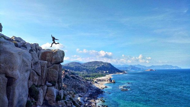 Ninh Thuận xuất hiện công viên đá với đủ loại hình thù kỳ lạ, nhìn ảnh check-in chỉ biết thốt lên: Trông nguy hiểm thế?