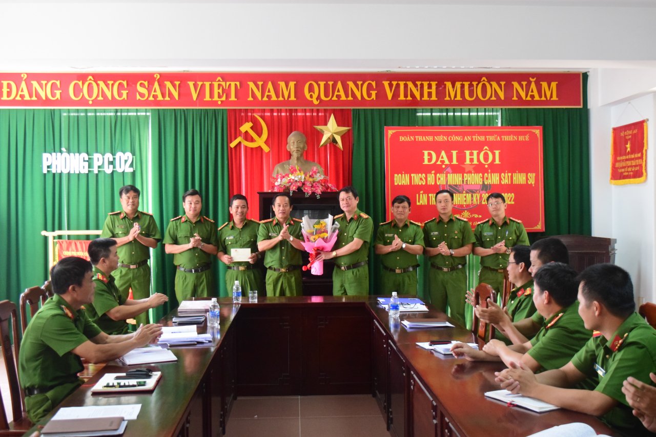 khoi-to-nguoi-dan-ong-van-chuyen-trai-phep-chat-ma-tuy-bang-tau-hoa