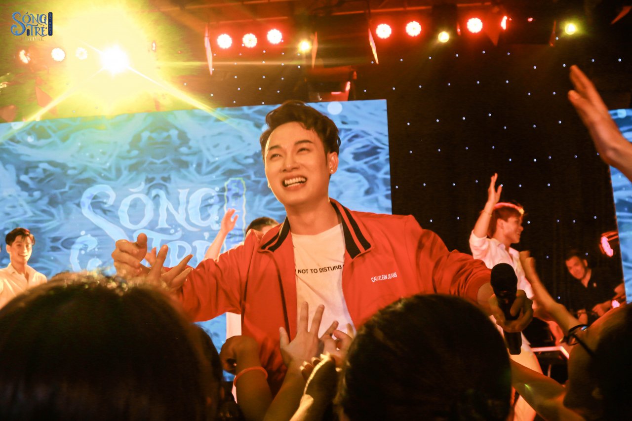 sang-mat-chua-truc-nhan-thieu-dot-sinh-vien-bao-chi-o-dai-nhac-hoi-song-tre-festival-2019