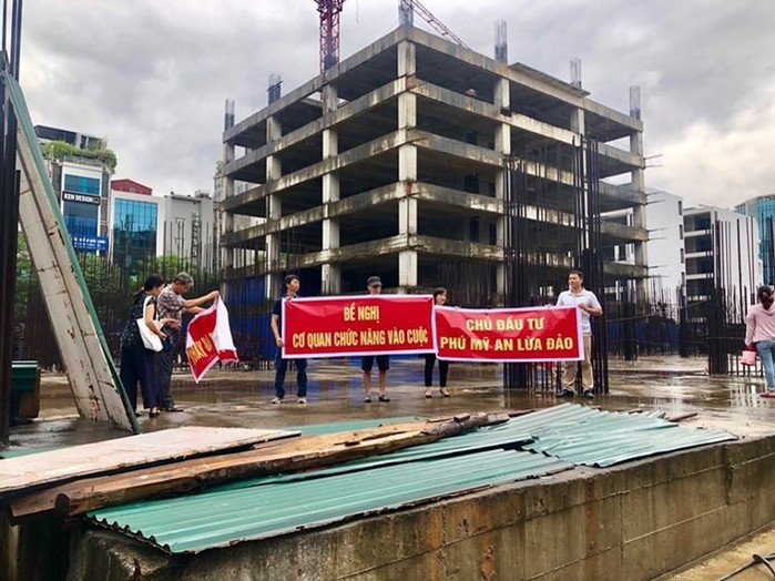 Khách hàng mua căn hộ tại dự án V.I.C Tower tố Chủ đầu tư Phú Mỹ An - Hà Nội lừa đảo.